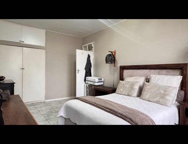 1.5 BEDROOM APARTMENT FOR SALE IN MORNINGSIDE